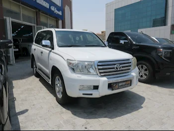 Toyota  Land Cruiser  VXR  2010  Automatic  315,000 Km  8 Cylinder  Four Wheel Drive (4WD)  SUV  White