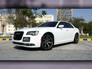 كرايسلر  300C  2016  اوتوماتيك  28,000 كم  8 سلندر  دفع خلفي  سيدان  أبيض