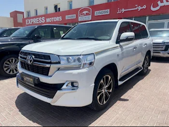 Toyota  Land Cruiser  VXR  2021  Automatic  113,000 Km  8 Cylinder  Four Wheel Drive (4WD)  SUV  White