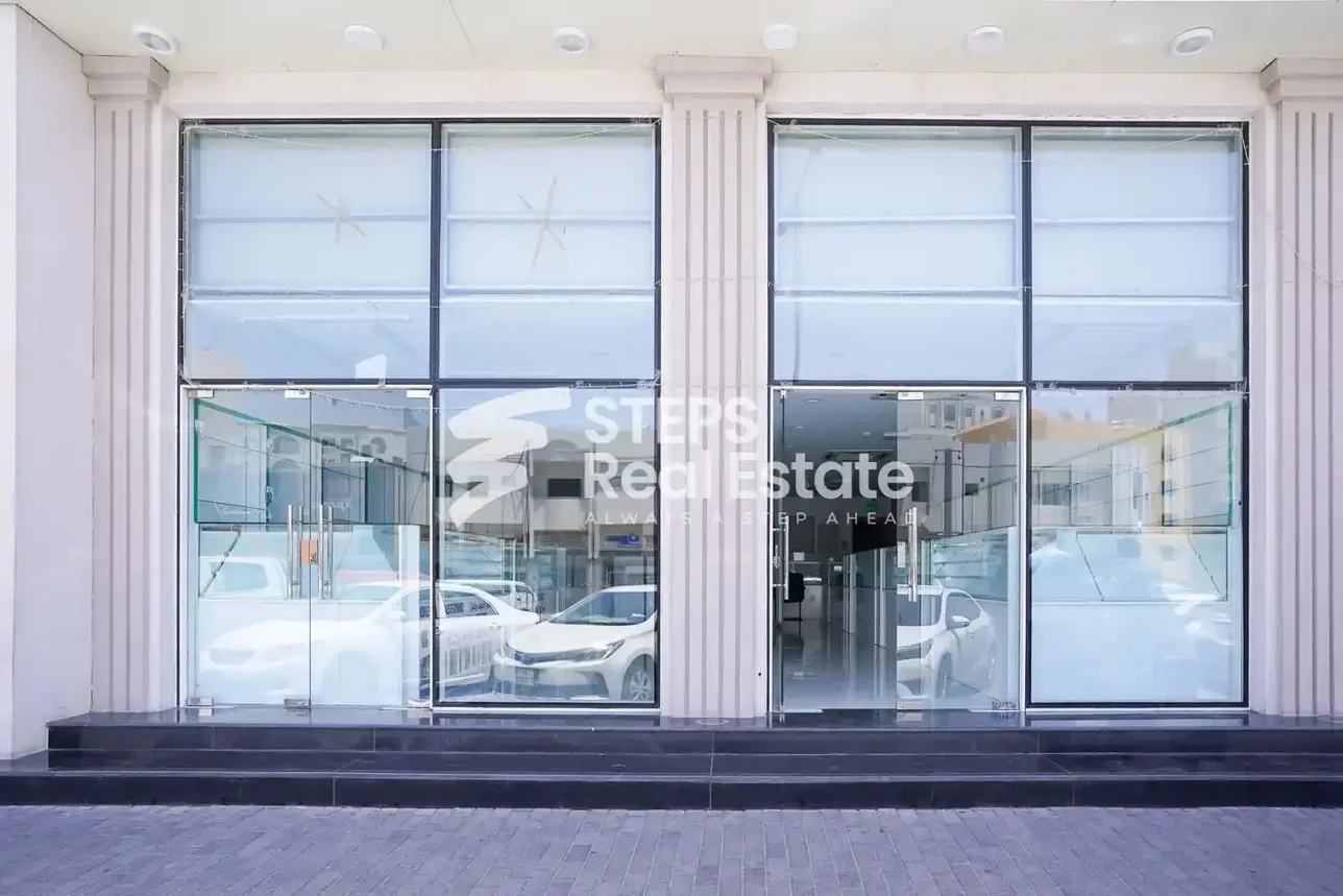 Commercial Shops - Not Furnished  - Doha  For Rent  - Najma