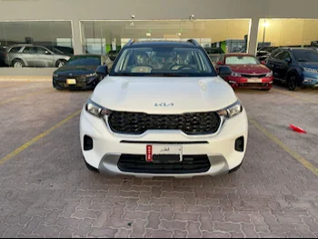 Kia  Sonet  2023  Automatic  0 Km  4 Cylinder  Front Wheel Drive (FWD)  SUV  White  With Warranty