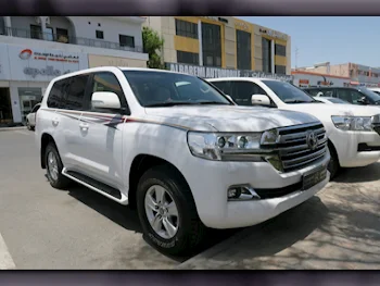 Toyota  Land Cruiser  GXR  2018  Automatic  93,000 Km  6 Cylinder  Four Wheel Drive (4WD)  SUV  White