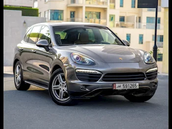 Porsche  Cayenne  S  2012  Automatic  80,000 Km  8 Cylinder  Four Wheel Drive (4WD)  SUV  Beige