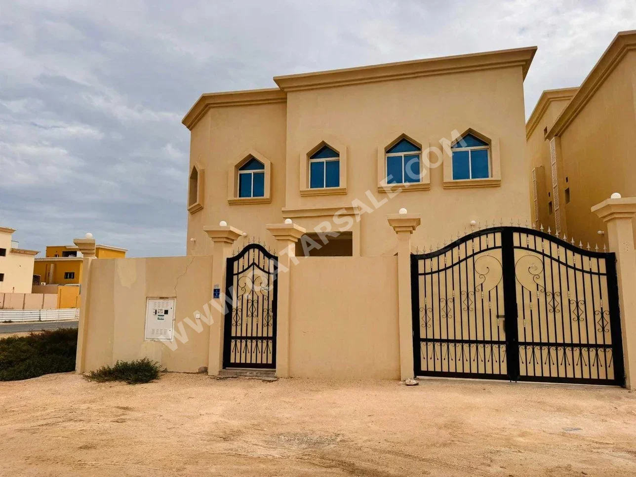 Family Residential  - Not Furnished  - Al Daayen  - Umm Qarn  - 7 Bedrooms