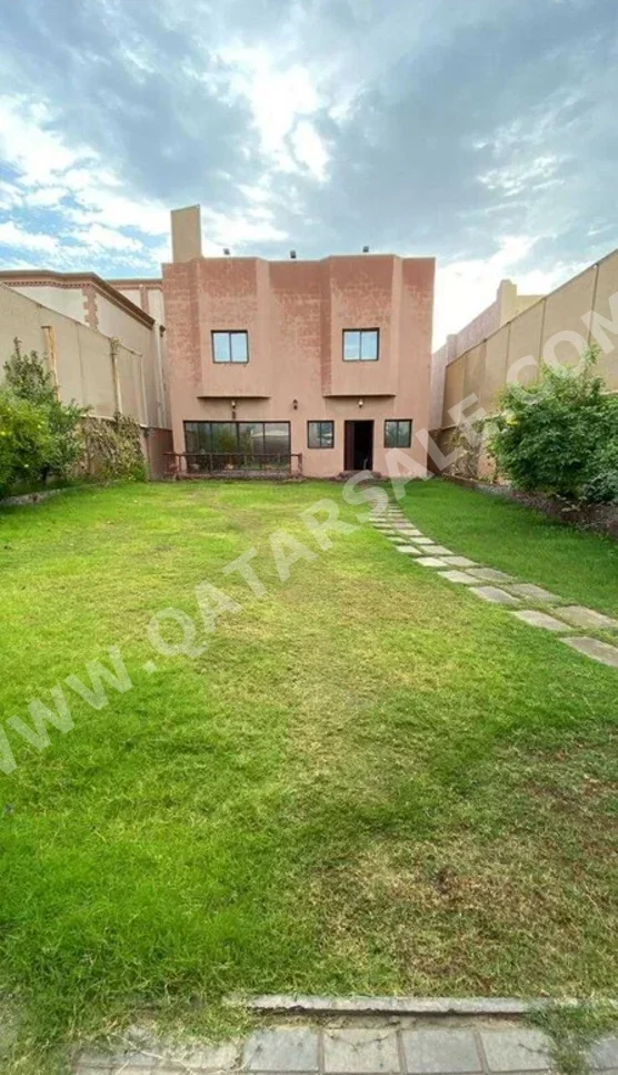 Family Residential  - Not Furnished  - Umm Salal  - Umm Al Amad  - 6 Bedrooms