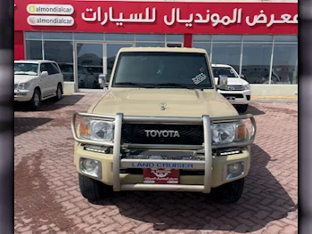 Toyota  Land Cruiser  LX  2016  Manual  370,000 Km  6 Cylinder  Four Wheel Drive (4WD)  Pick Up  Beige