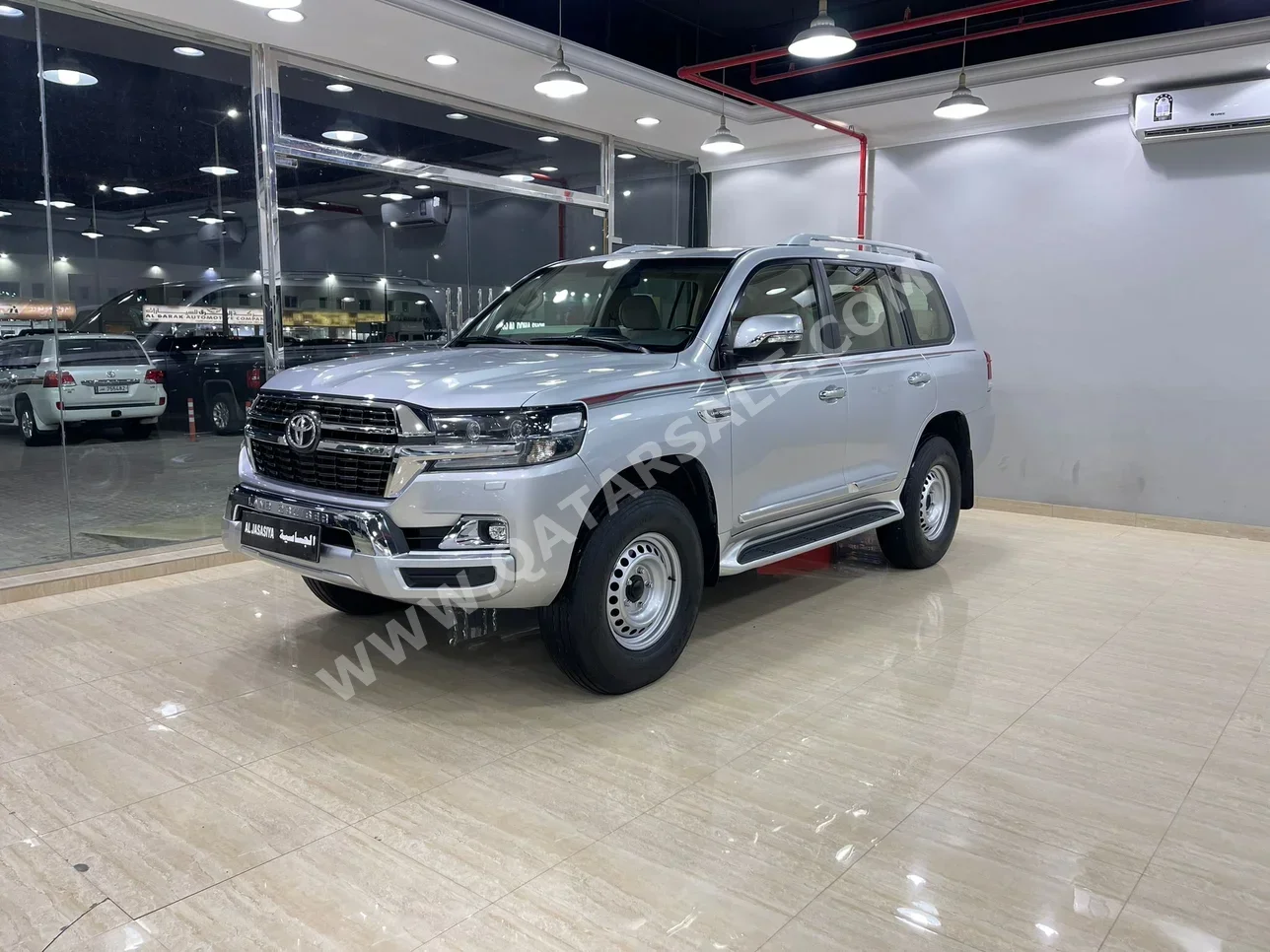 Toyota  Land Cruiser  GXR  2021  Automatic  23,000 Km  8 Cylinder  Four Wheel Drive (4WD)  SUV  Silver