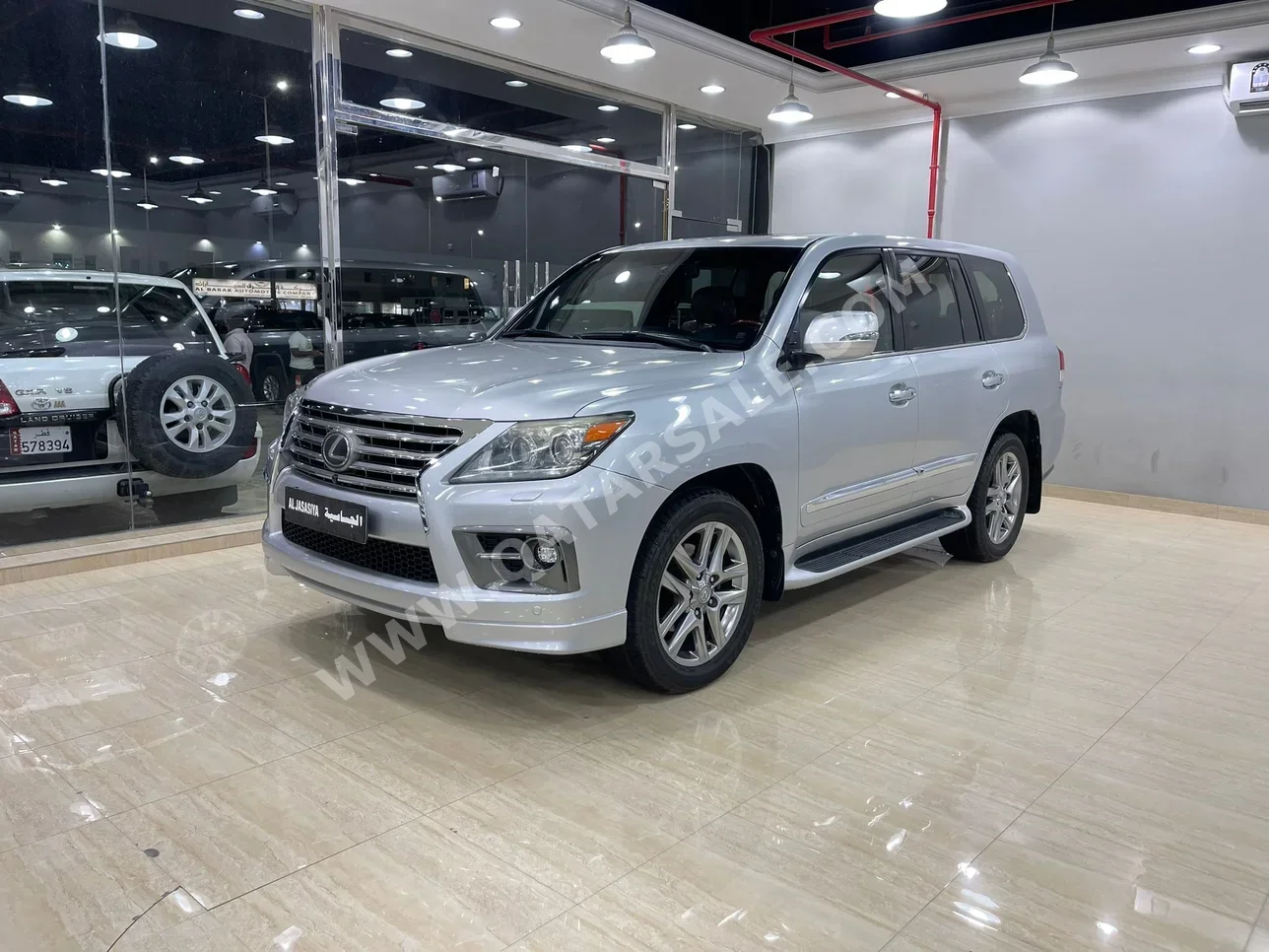 Lexus  LX  570  2013  Automatic  230,000 Km  8 Cylinder  Four Wheel Drive (4WD)  SUV  Silver