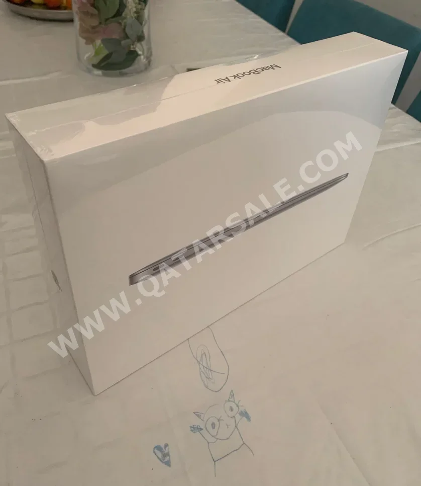 Laptops Apple  - MacBook Air  2020  - Grey  - MacOS  - Apple  - M1 Pro  -Memory (Ram): 8 GB