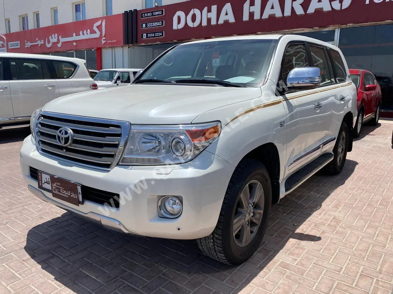 Toyota  Land Cruiser  VXR  2015  Automatic  251,000 Km  8 Cylinder  Four Wheel Drive (4WD)  SUV  White