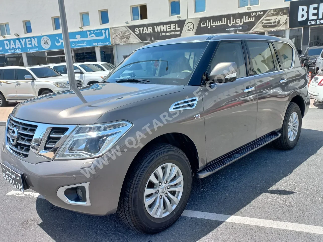 Nissan  Patrol  SE  2014  Automatic  152,000 Km  8 Cylinder  Four Wheel Drive (4WD)  SUV  Gray