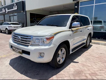 Toyota  Land Cruiser  VXR  2015  Automatic  334,000 Km  8 Cylinder  Four Wheel Drive (4WD)  SUV  White