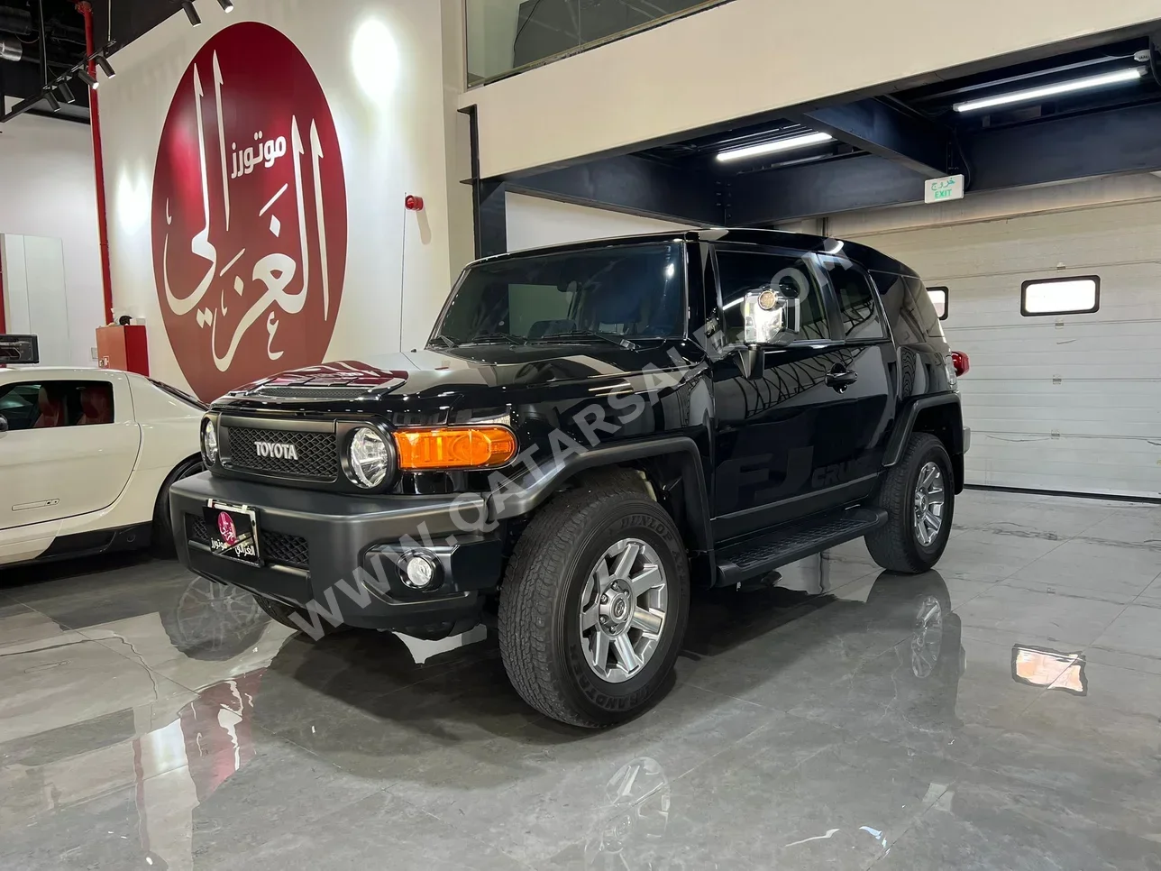  Toyota  FJ Cruiser  2023  Automatic  18,000 Km  6 Cylinder  Four Wheel Drive (4WD)  SUV  Black  With Warranty