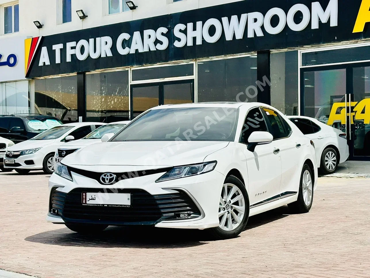 Toyota  Camry  GLE  2019  Automatic  39,000 Km  4 Cylinder  Front Wheel Drive (FWD)  Sedan  White