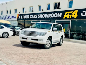 Toyota  Land Cruiser  GXR  2011  Automatic  352,000 Km  8 Cylinder  Four Wheel Drive (4WD)  SUV  White