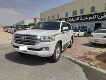 Toyota  Land Cruiser  GXR  2020  Automatic  114,000 Km  8 Cylinder  Four Wheel Drive (4WD)  SUV  White