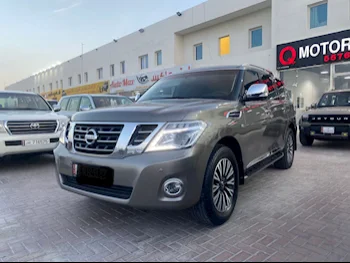 Nissan  Patrol  Platinum  2016  Automatic  193,000 Km  8 Cylinder  Four Wheel Drive (4WD)  SUV  Gray