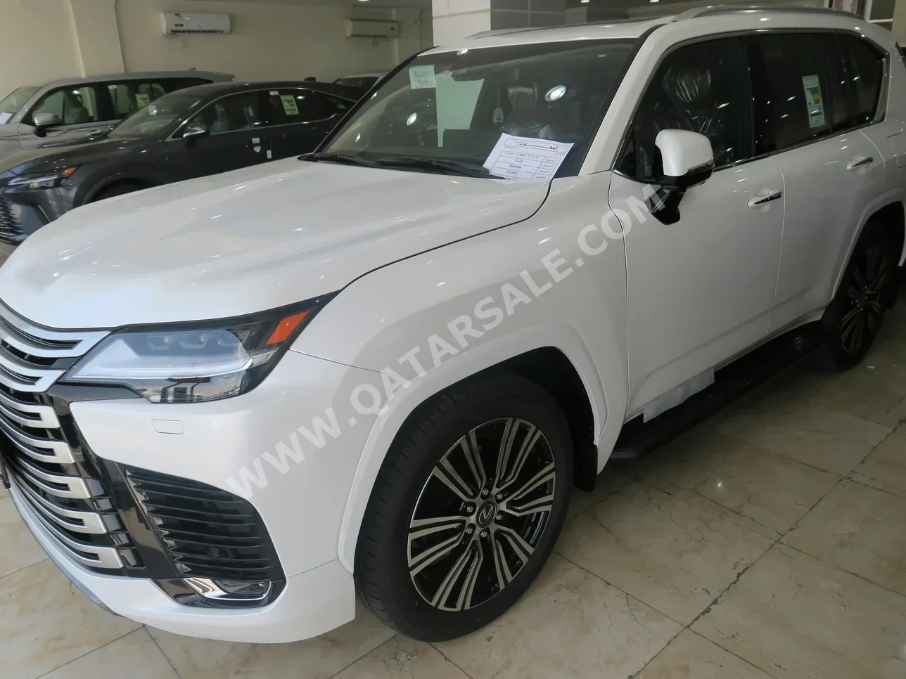  Lexus  LX  600 Luxury  2024  Automatic  0 Km  6 Cylinder  Four Wheel Drive (4WD)  SUV  White  With Warranty