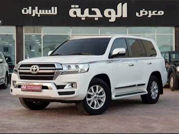 Toyota  Land Cruiser  GXR  2020  Automatic  146,000 Km  8 Cylinder  Four Wheel Drive (4WD)  SUV  White