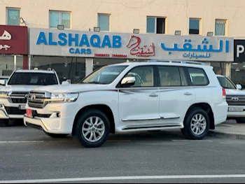 Toyota  Land Cruiser  GXR  2018  Automatic  370,000 Km  6 Cylinder  Four Wheel Drive (4WD)  SUV  White