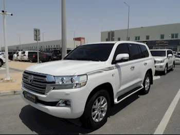 Toyota  Land Cruiser  VXR  2019  Automatic  244,000 Km  8 Cylinder  Four Wheel Drive (4WD)  SUV  White