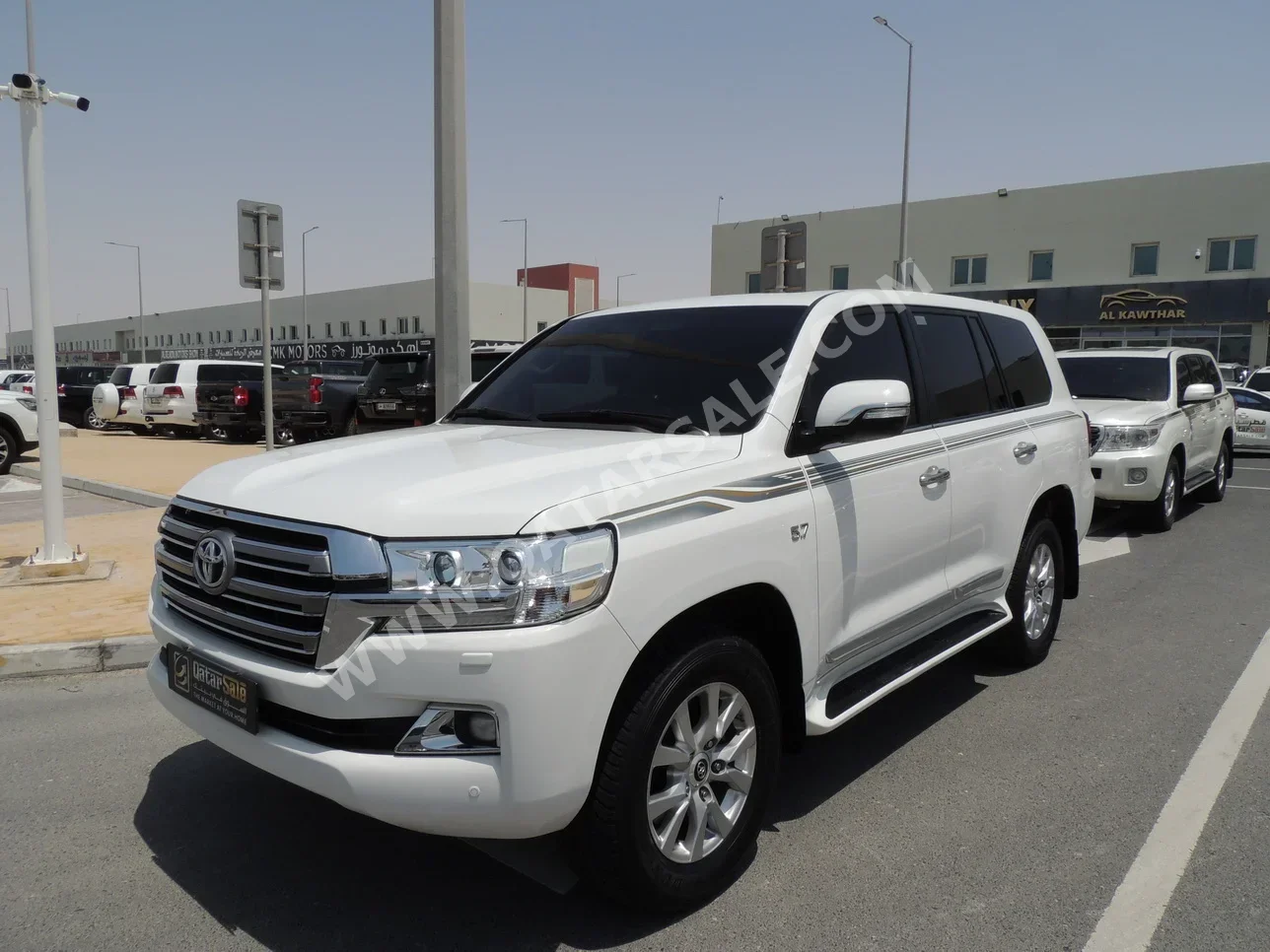 Toyota  Land Cruiser  VXR  2019  Automatic  244,000 Km  8 Cylinder  Four Wheel Drive (4WD)  SUV  White