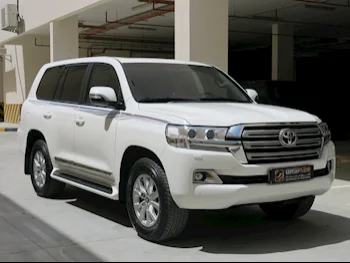 Toyota  Land Cruiser  GXR  2019  Automatic  217,000 Km  6 Cylinder  Four Wheel Drive (4WD)  SUV  White