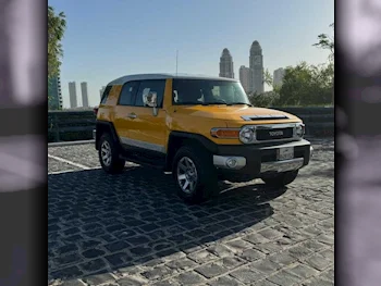 Toyota  FJ Cruiser  2019  Automatic  40٬000 Km  6 Cylinder  Four Wheel Drive (4WD)  SUV  Yellow  With Warranty