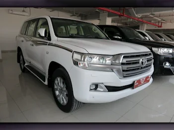 Toyota  Land Cruiser  VXR  2016  Automatic  390,000 Km  8 Cylinder  Four Wheel Drive (4WD)  SUV  White