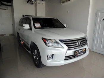 Lexus  LX  570  2014  Automatic  286,000 Km  8 Cylinder  Four Wheel Drive (4WD)  SUV  White