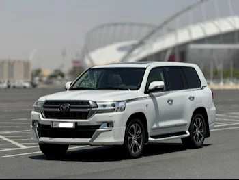 Toyota  Land Cruiser  VXR  2021  Automatic  209,000 Km  8 Cylinder  Four Wheel Drive (4WD)  SUV  White