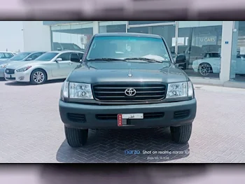 Toyota  Land Cruiser  G  2000  Manual  164,000 Km  6 Cylinder  Four Wheel Drive (4WD)  SUV  Gray