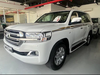 Toyota  Land Cruiser  VXR  2018  Automatic  168,000 Km  8 Cylinder  Four Wheel Drive (4WD)  SUV  White