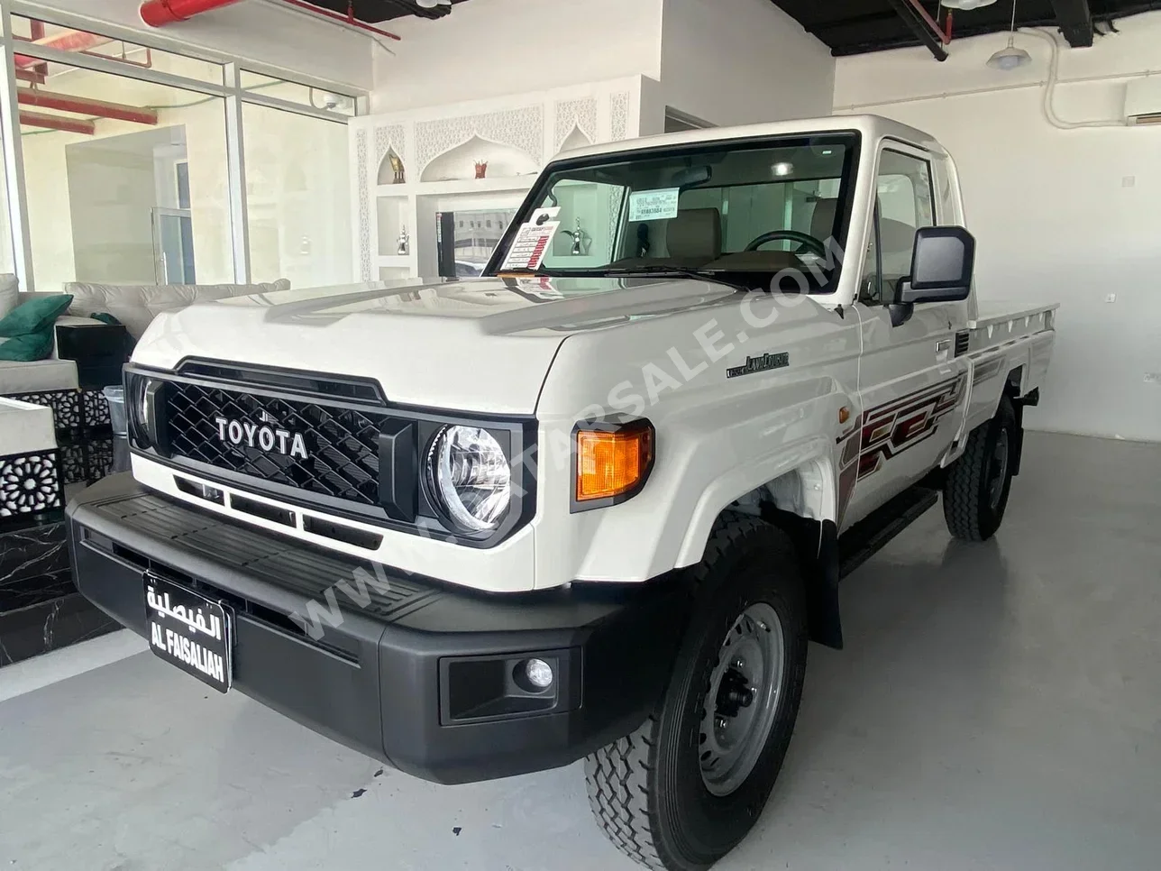 Toyota  Land Cruiser  LX  2024  Automatic  900 Km  6 Cylinder  Four Wheel Drive (4WD)  Pick Up  White  With Warranty