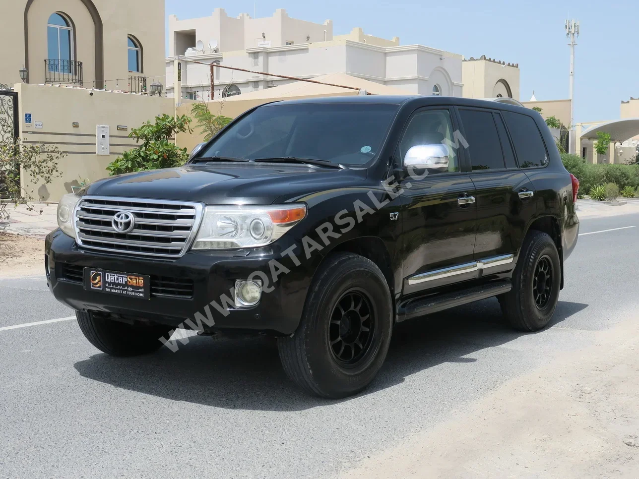 Toyota  Land Cruiser  VXR  2012  Automatic  322,000 Km  8 Cylinder  Four Wheel Drive (4WD)  SUV  Black