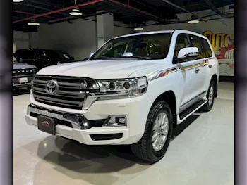 Toyota  Land Cruiser  GXR  2017  Automatic  172,000 Km  8 Cylinder  Four Wheel Drive (4WD)  SUV  White