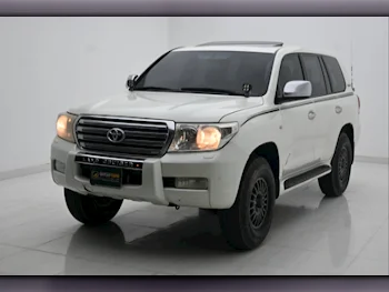 Toyota  Land Cruiser  VXR  2011  Automatic  331,000 Km  8 Cylinder  Four Wheel Drive (4WD)  SUV  White