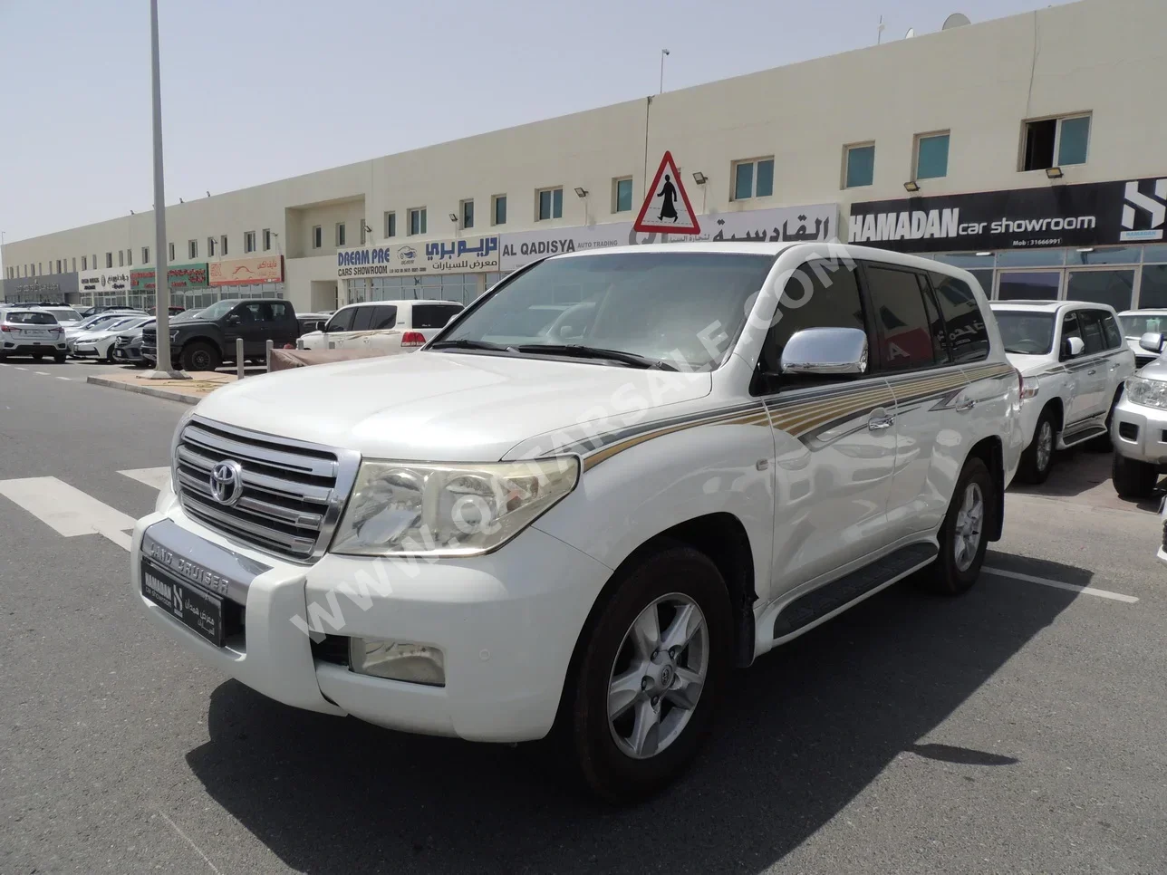 Toyota  Land Cruiser  VXR  2010  Automatic  302,000 Km  8 Cylinder  Four Wheel Drive (4WD)  SUV  White