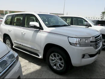 Toyota  Land Cruiser  GXR  2019  Automatic  217,000 Km  6 Cylinder  Four Wheel Drive (4WD)  SUV  White