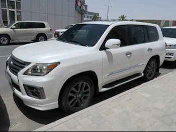 Lexus  LX  570  2015  Automatic  297,000 Km  8 Cylinder  Four Wheel Drive (4WD)  SUV  White