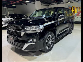 Toyota  Land Cruiser  VXR  2021  Automatic  126,000 Km  8 Cylinder  Four Wheel Drive (4WD)  SUV  Black