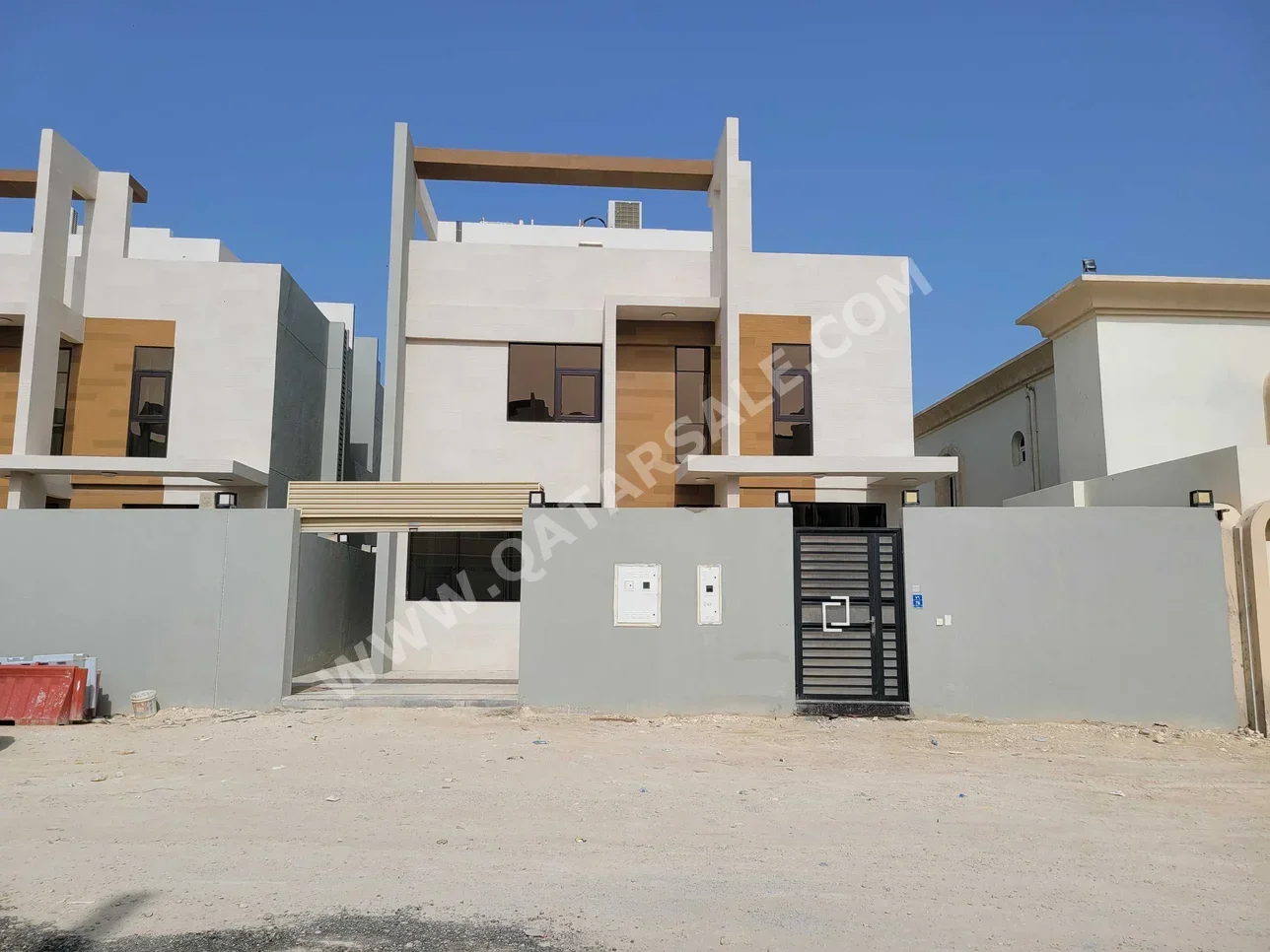 Family Residential  - Not Furnished  - Al Daayen  - Sumaysimah  - 5 Bedrooms