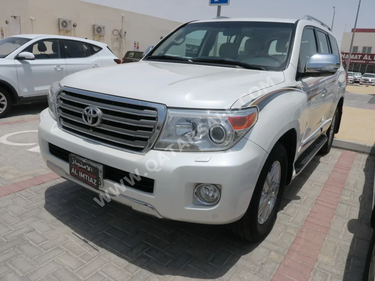 Toyota  Land Cruiser  VXR  2015  Automatic  218,000 Km  8 Cylinder  Four Wheel Drive (4WD)  SUV  White