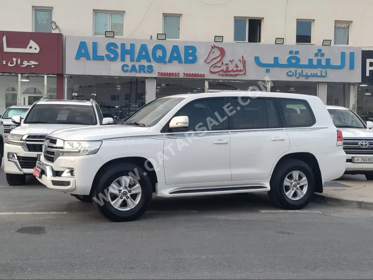 Toyota  Land Cruiser  GXR  2019  Automatic  165,000 Km  6 Cylinder  Four Wheel Drive (4WD)  SUV  White