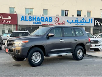 Toyota  Land Cruiser  G  2015  Manual  230,000 Km  6 Cylinder  Four Wheel Drive (4WD)  SUV  Gray