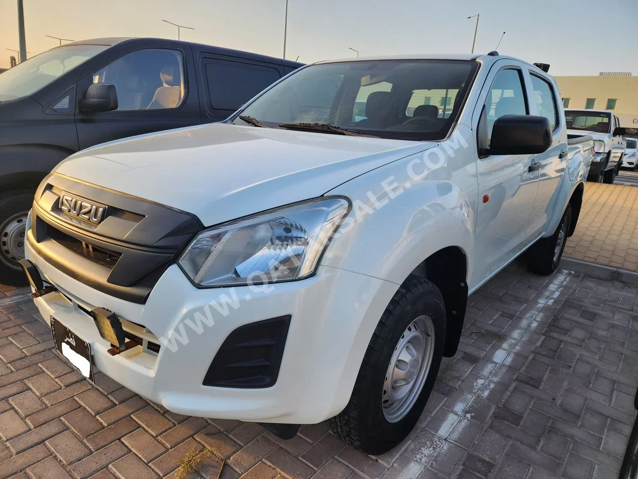 Isuzu  D-Max  2020  Manual  163,000 Km  4 Cylinder  Four Wheel Drive (4WD)  Pick Up  White