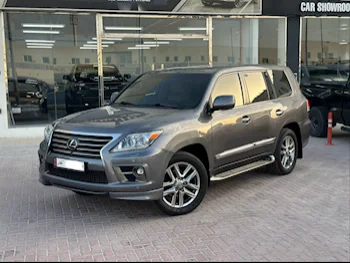 Lexus  LX  570  2015  Automatic  139,000 Km  8 Cylinder  Four Wheel Drive (4WD)  SUV  Gray