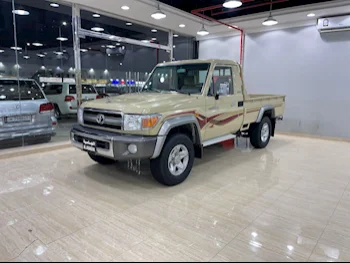 Toyota  Land Cruiser  LX  2009  Manual  259,000 Km  6 Cylinder  Four Wheel Drive (4WD)  Pick Up  Beige