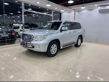 Toyota  Land Cruiser  GXR  2008  Automatic  300,000 Km  8 Cylinder  Four Wheel Drive (4WD)  SUV  Silver