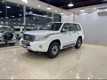 Toyota  Land Cruiser  GXR  2015  Automatic  115,000 Km  8 Cylinder  Four Wheel Drive (4WD)  SUV  White